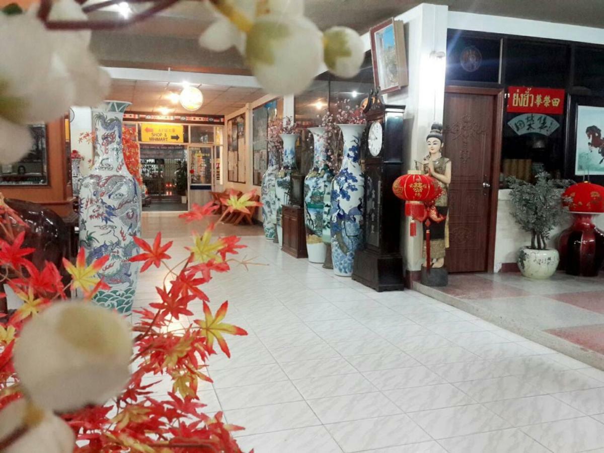 Thairungruang Hotel Surat Thani Exterior photo